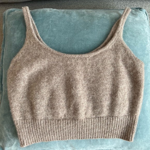 Reformation Cashmere Crop Top - Picture 4 of 4